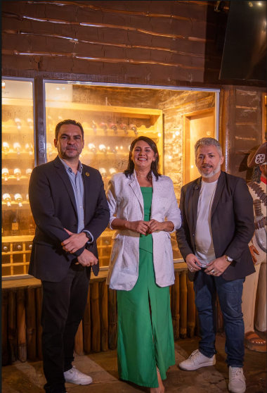 Cristiano Casse em evento empresarial com parceiros